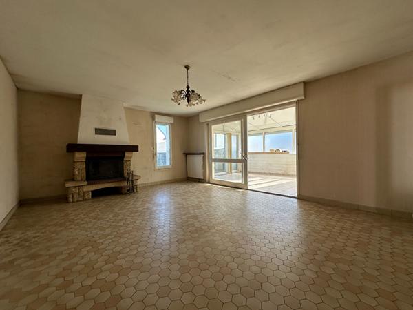 Maison de 107m² à rénover à Vannes Ouest avec jardin, garage et véranda proche commodités