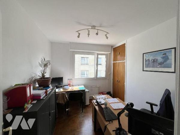 Uniquement chez votre Notaire.
Appartement à Vendre.
Notre Service Immobilier vous propose ce...