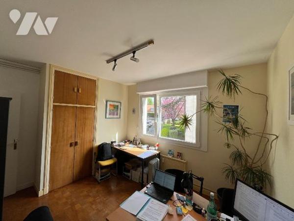 Uniquement chez votre Notaire.
Appartement à Vendre.
Notre Service Immobilier vous propose ce...