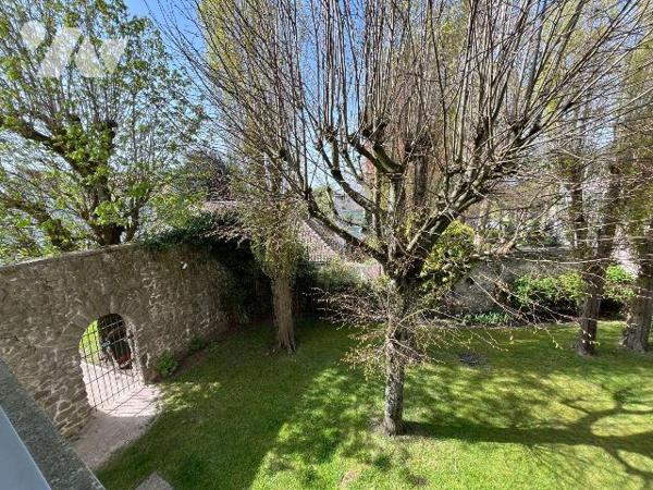 Uniquement chez votre Notaire.
Appartement à Vendre.
Notre Service Immobilier vous propose ce...