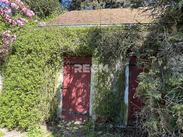 Maison en pierre avec vie de plain-pied et grange