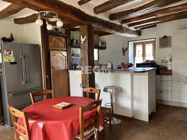 Maison en pierre avec vie de plain-pied et grange