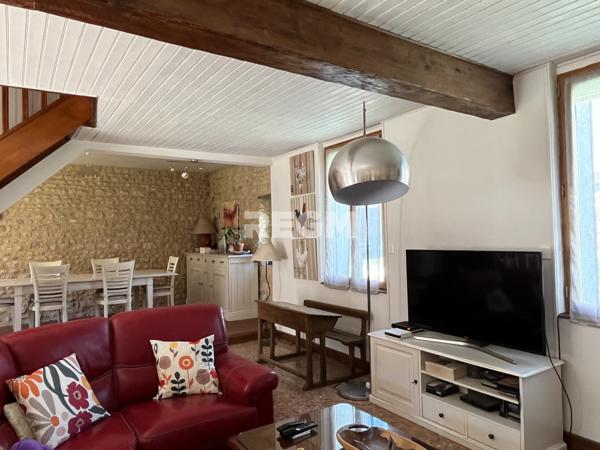 Maison en pierre avec vie de plain-pied et grange