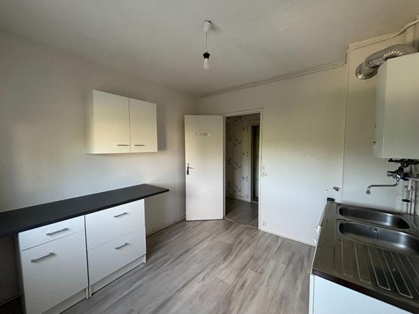 APPARTEMENT TYPE 2 NON MEUBLE - SECTEUR CHAUSSEE ST MARTIN