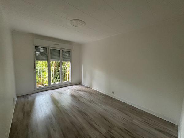 APPARTEMENT TYPE 2 NON MEUBLE - SECTEUR CHAUSSEE ST MARTIN