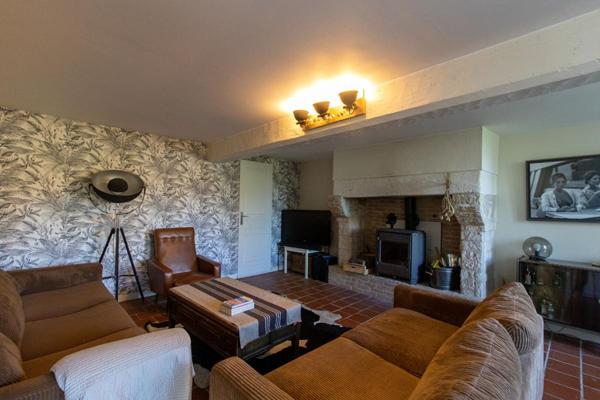 Charmante propriété en pierre, 254 m² à l'ouest de PERIGUEUX 24000