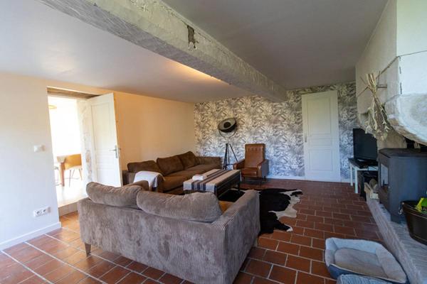 Charmante propriété en pierre, 254 m² à l'ouest de PERIGUEUX 24000
