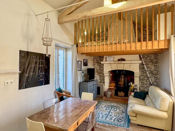 Charmante propriété en pierre, 254 m² à l'ouest de PERIGUEUX 24000
