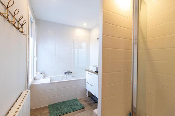 Charmante propriété en pierre, 254 m² à l'ouest de PERIGUEUX 24000