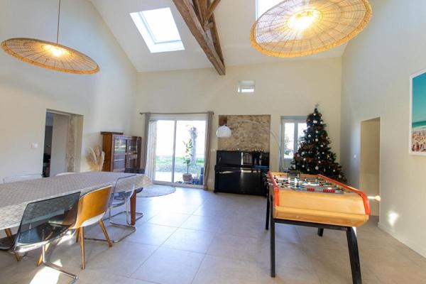 Charmante propriété en pierre, 254 m² à l'ouest de PERIGUEUX 24000