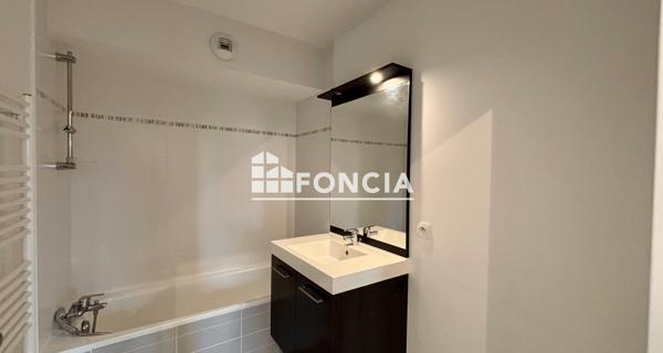 Location Appartement 2 pièces 39.98 m² - Clermont-ferrand 63000