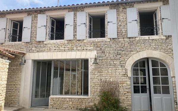 Maison à vendre    3 pièces •  La Flotte