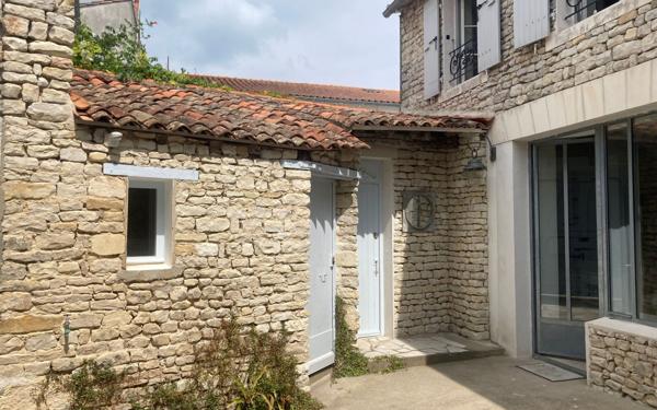 Maison à vendre    3 pièces •  La Flotte