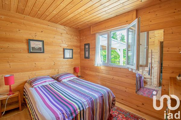 Maison 10 pièces de 233 m² à Ussac (19270)