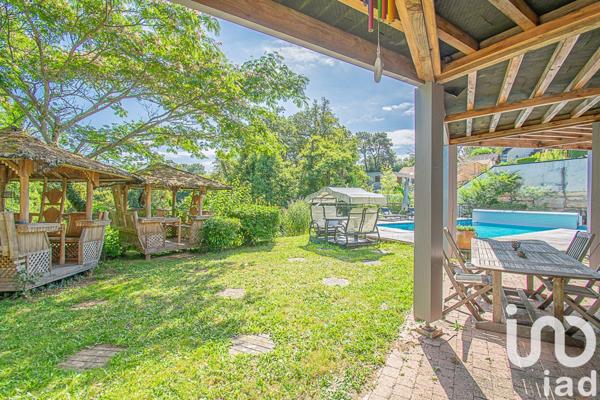 Maison 10 pièces de 233 m² à Ussac (19270)