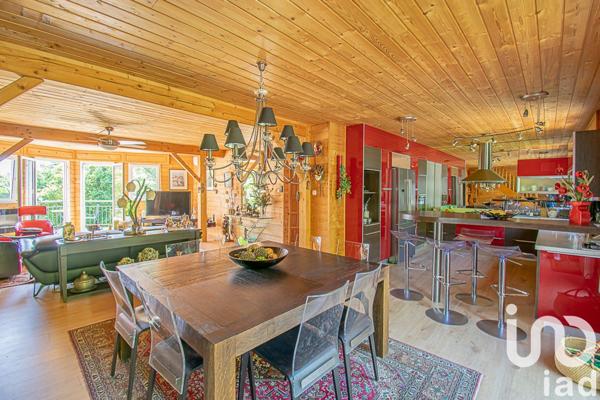 Maison 10 pièces de 233 m² à Ussac (19270)