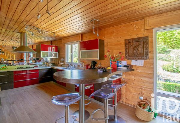 Maison 10 pièces de 233 m² à Ussac (19270)