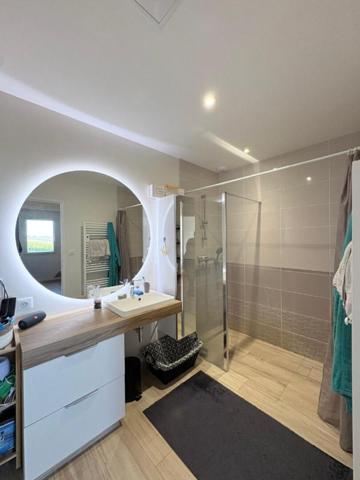 Maison récente de plain-pied - DPE A - Terrain de 920 m²