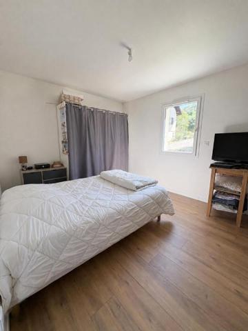 Maison récente de plain-pied - DPE A - Terrain de 920 m²