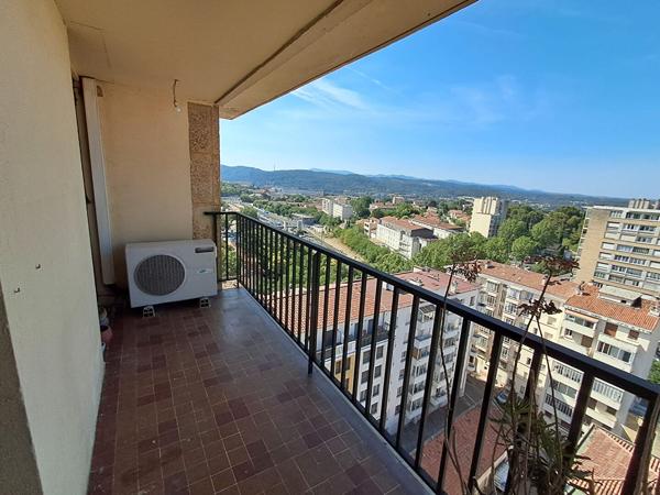 Appartement Aix En Provence 3 pièce(s) Centre-Ville - Coup de Coeur - Vue Sainte Victoire !!