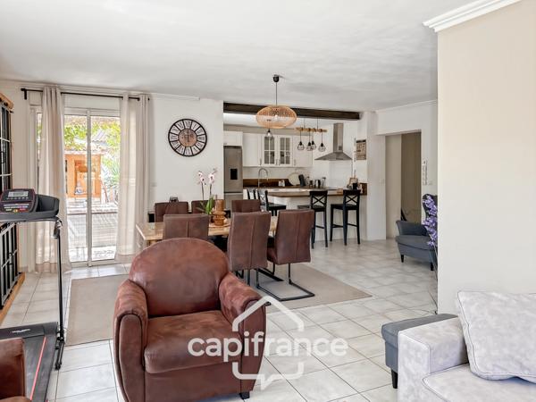 LE CRÈS – Maison familiale avec appartement indépendant, piscine et revenu locatif