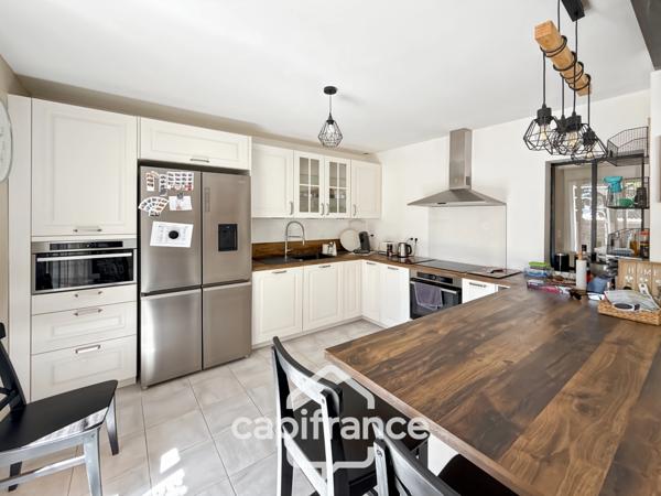 LE CRÈS – Maison familiale avec appartement indépendant, piscine et revenu locatif