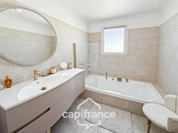 LE CRÈS – Maison familiale avec appartement indépendant, piscine et revenu locatif