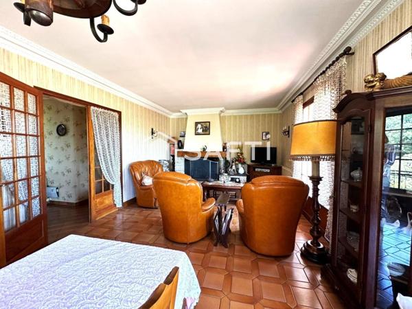 Propriété avec dépendance et grand terrain