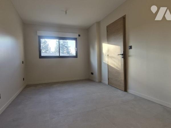 MAISON NEUVE A BASSENS