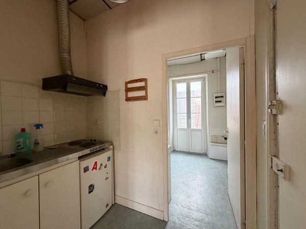 A vendre dans l'Hyper centre ville 1 lot d'habitation et 1 lot annexe dans un immeuble bourgeois