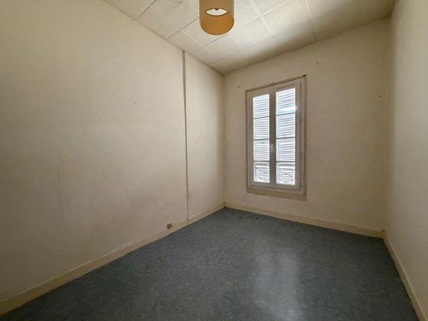 A vendre dans l'Hyper centre ville 1 lot d'habitation et 1 lot annexe dans un immeuble bourgeois