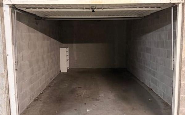 Stationnement à louer    Saint-Genis-Laval