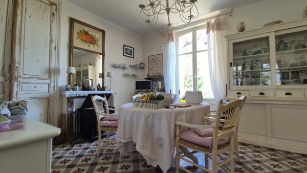 Maison 7 pièces - 244 m²