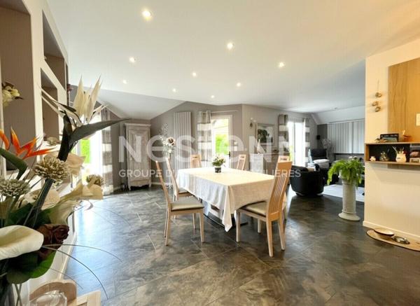 MAISON A VENDRE A PLOEREN 4 CHAMBRES 187 m² sur 1000 m² de terrain secteur prisé