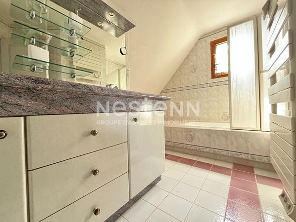 MAISON A VENDRE A PLOEREN 4 CHAMBRES 187 m² sur 1000 m² de terrain secteur prisé
