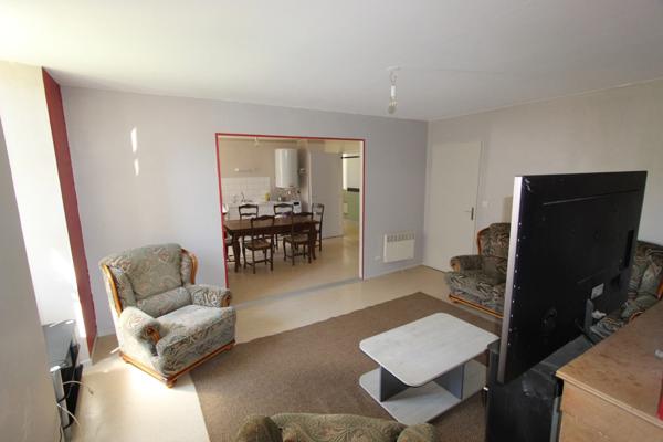 Dpt Côte d'Or (21), à vendre VEUVEY SUR OUCHE (21) Ancien Presbytère 9 pièces sur 398 m² de terrain.