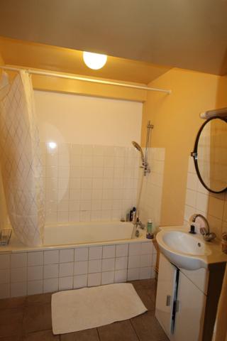 Dpt Côte d'Or (21), à vendre VEUVEY SUR OUCHE (21) Ancien Presbytère 9 pièces sur 398 m² de terrain.