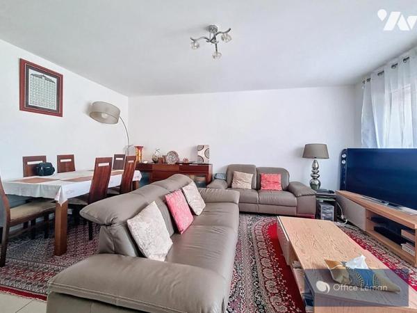 Appartement de type 4 dans résidence récente