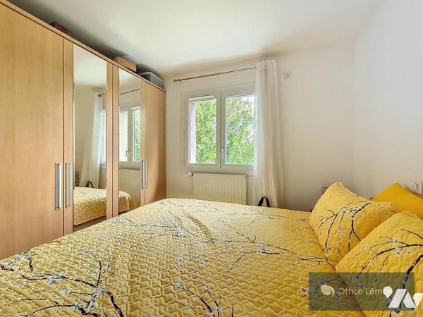 Appartement de type 4 dans résidence récente