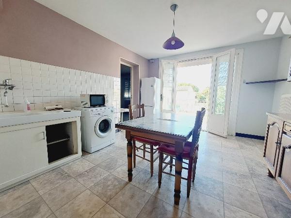 Montélimar, maison de 131m² habitable avec 5 chambres, garage et jardin.