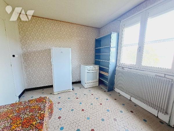 Montélimar, maison de 131m² habitable avec 5 chambres, garage et jardin.