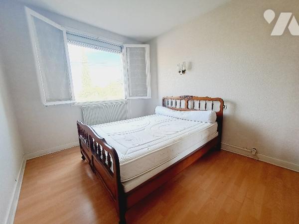 Montélimar, maison de 131m² habitable avec 5 chambres, garage et jardin.