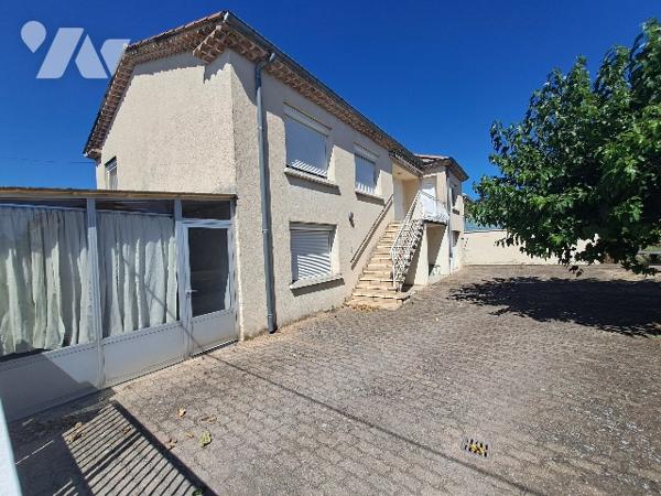 Montélimar, maison de 131m² habitable avec 5 chambres, garage et jardin.