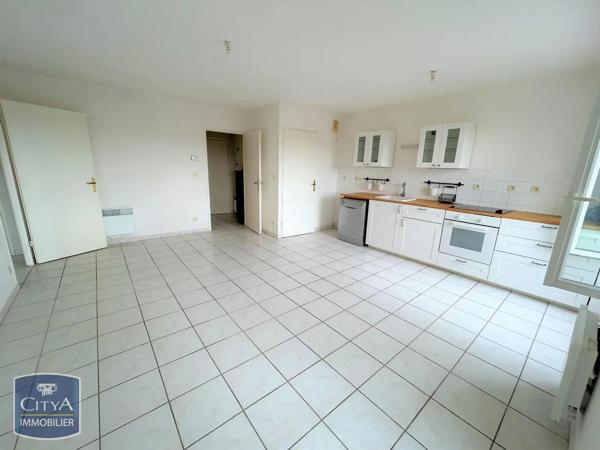 Appartement à louer 3 pièces 59.89m² Saint-Quentin (02100)