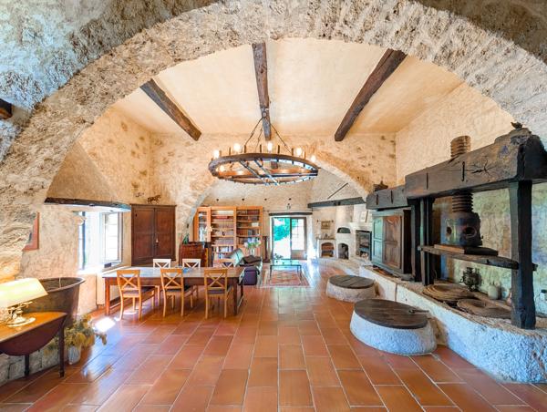 Maison à vendre à Carros (06510) - Alpes-Maritimes