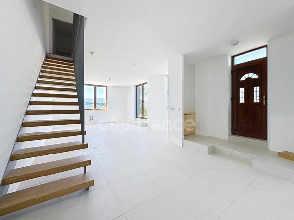 Maison mitoyenne triplex entièrement rénovée -  CERCIER (74)