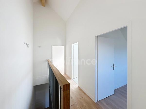 Maison mitoyenne triplex entièrement rénovée -  CERCIER (74)