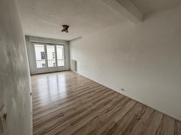 A LOUER : T1 à LILLE • • 575 € CC • Réf. 67502929574