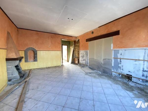 Local professionnel et habitation à rénover 