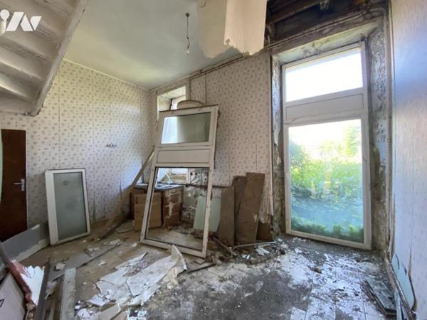 Local professionnel et habitation à rénover 